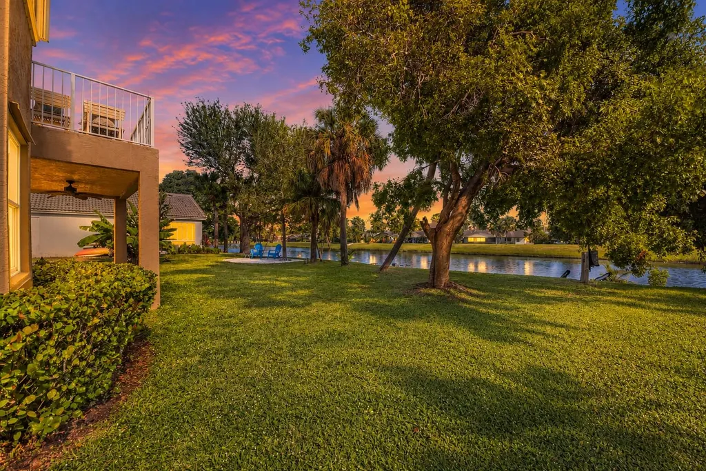 2462 Westmont Place Royal Palm Beach FL 33411