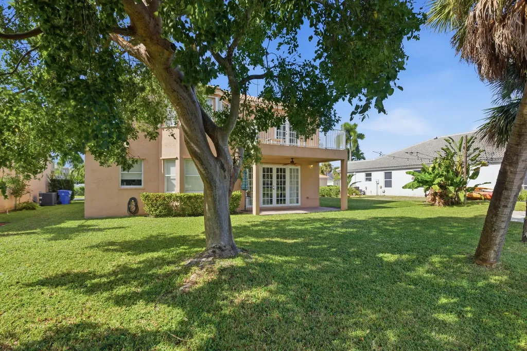 2462 Westmont Place Royal Palm Beach FL 33411
