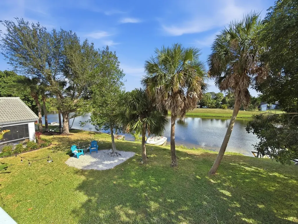 2462 Westmont Place Royal Palm Beach FL 33411