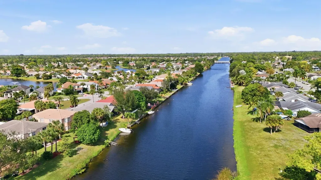 2462 Westmont Place Royal Palm Beach FL 33411