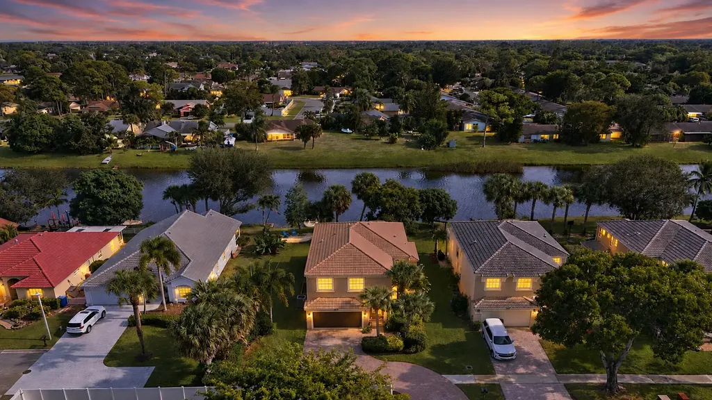 2462 Westmont Place Royal Palm Beach FL 33411