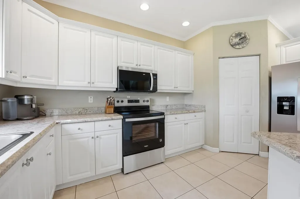 2462 Westmont Place Royal Palm Beach FL 33411