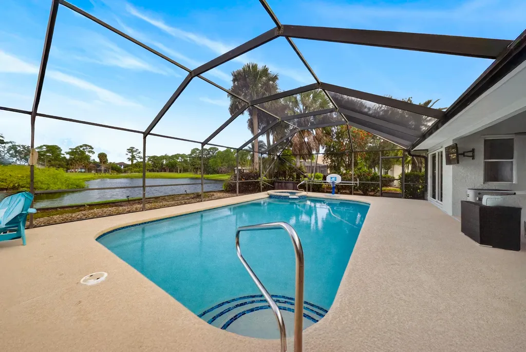 542 SW Sanctuary Drive Port St Lucie FL 34986