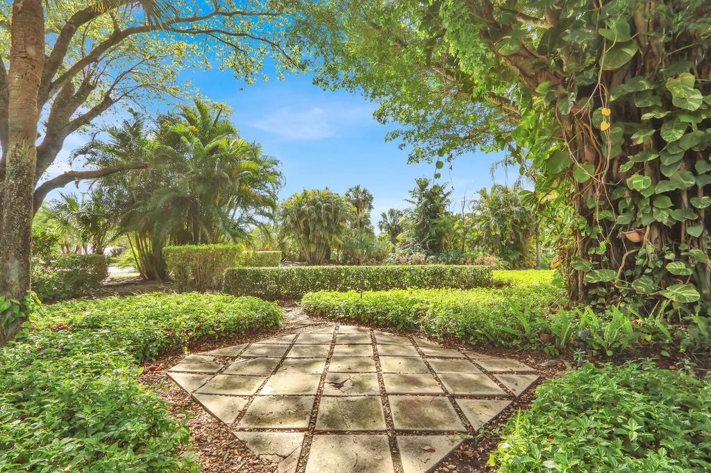 12751 Touchstone Place Palm Beach Gardens FL 33418