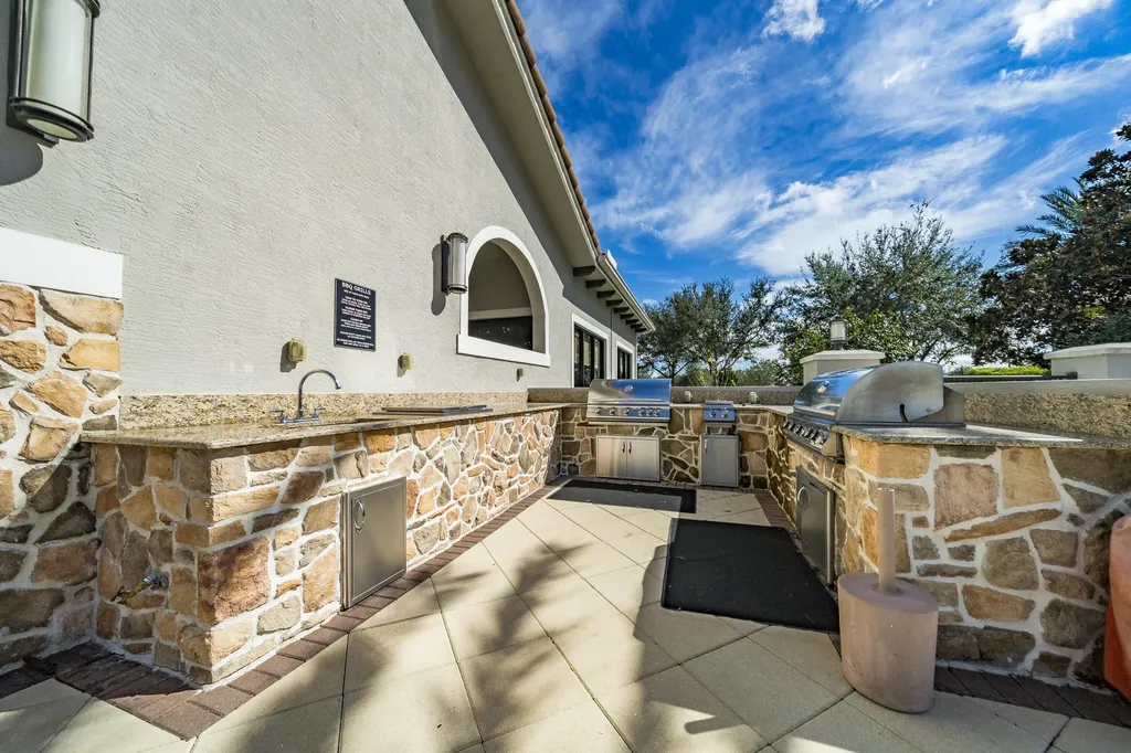 10118 SW Canossa Way Port St Lucie FL 34986