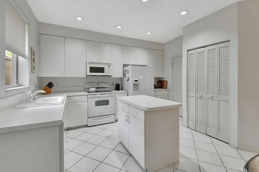 5152 NW 26th Circle Boca Raton FL 33496