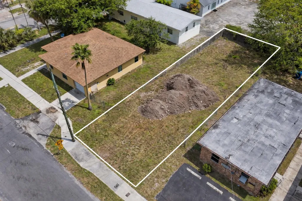 438 NW 13th Avenue Fort Lauderdale FL 33311