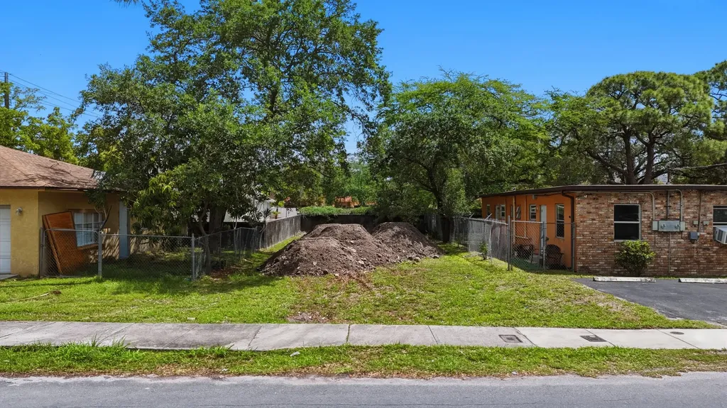 438 NW 13th Avenue Fort Lauderdale FL 33311
