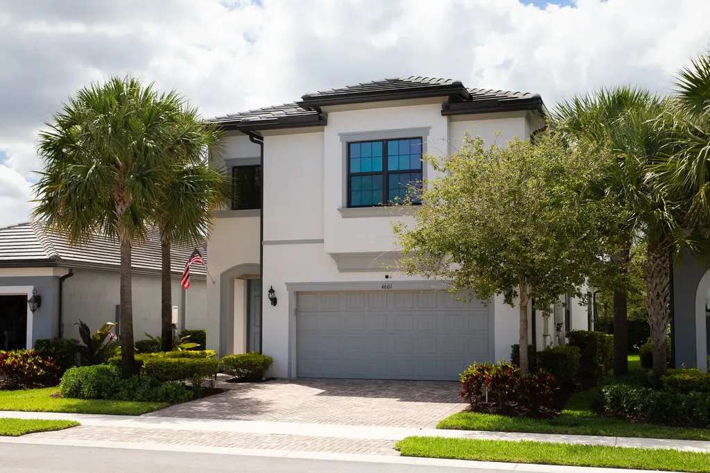 4601 E Pinehurst Trail Trail E Oakland Park FL 33309