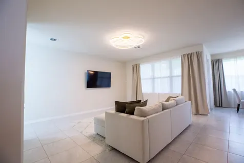 4601 E Pinehurst Trail Trail E Oakland Park FL 33309