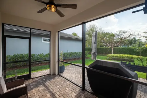 4601 E Pinehurst Trail Trail E Oakland Park FL 33309