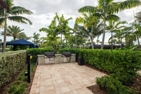4601 E Pinehurst Trail Trail E Oakland Park FL 33309