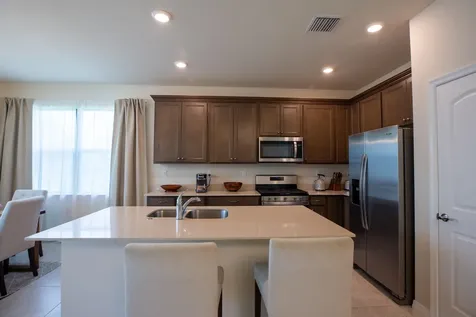 4601 E Pinehurst Trail Trail E Oakland Park FL 33309