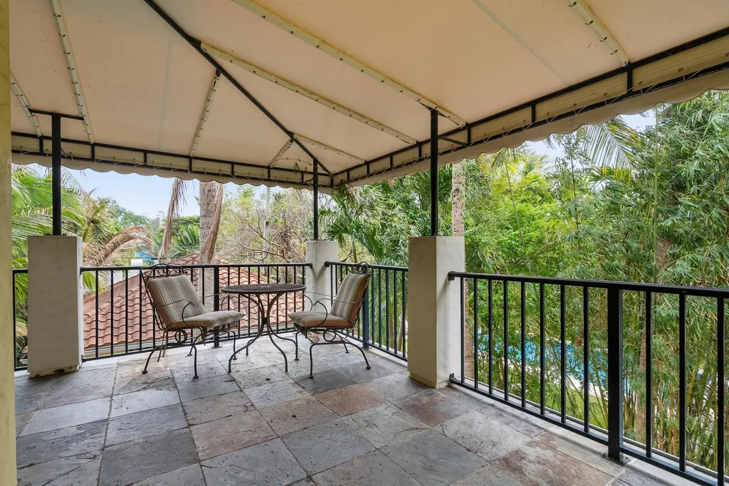 218 N Palmway Lake Worth Beach FL 33460