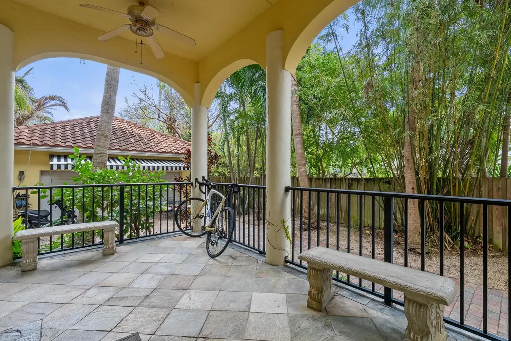 218 N Palmway Lake Worth Beach FL 33460
