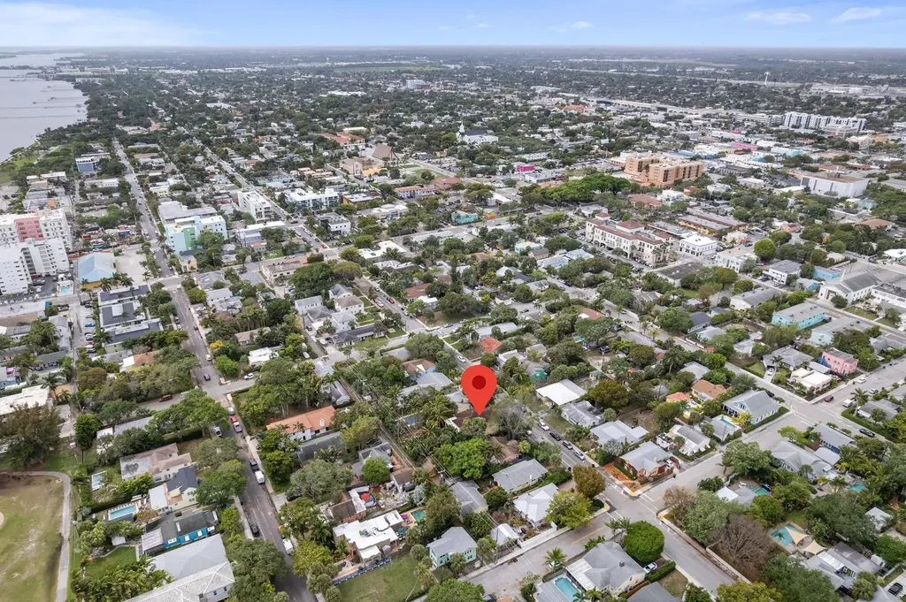 218 N Palmway Lake Worth Beach FL 33460