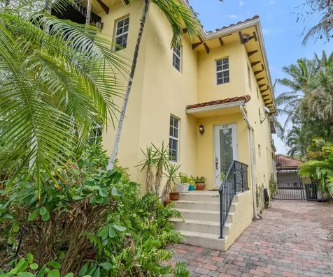 218 N Palmway Lake Worth Beach FL 33460