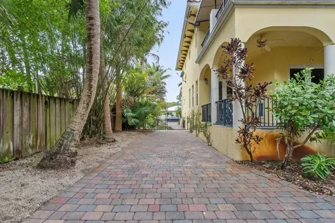 218 N Palmway Lake Worth Beach FL 33460