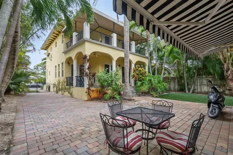 218 N Palmway Lake Worth Beach FL 33460