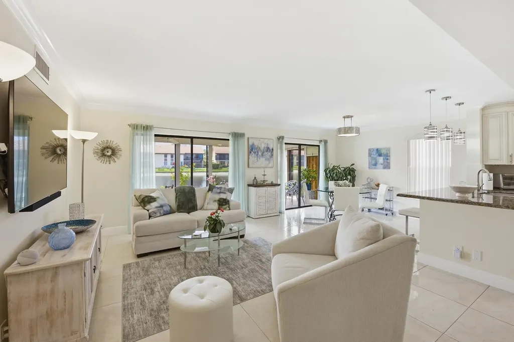 10223 N Circle Lake Drive Boynton Beach FL 33437