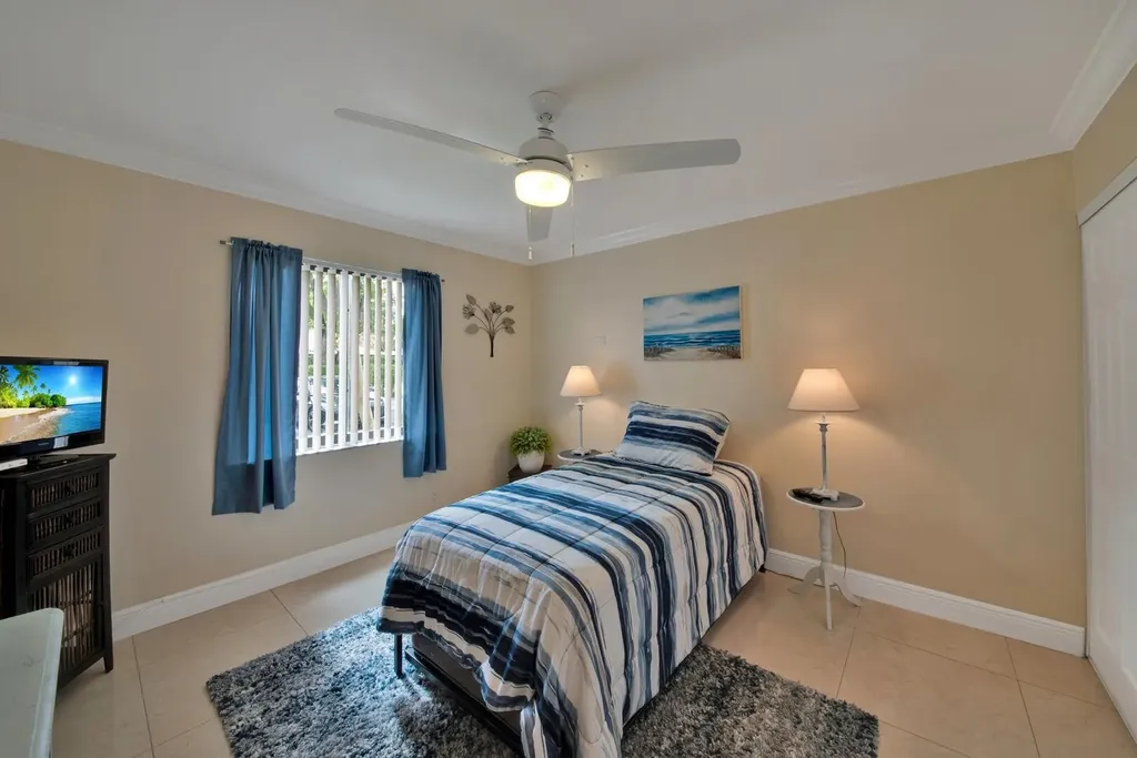 10223 N Circle Lake Drive Boynton Beach FL 33437