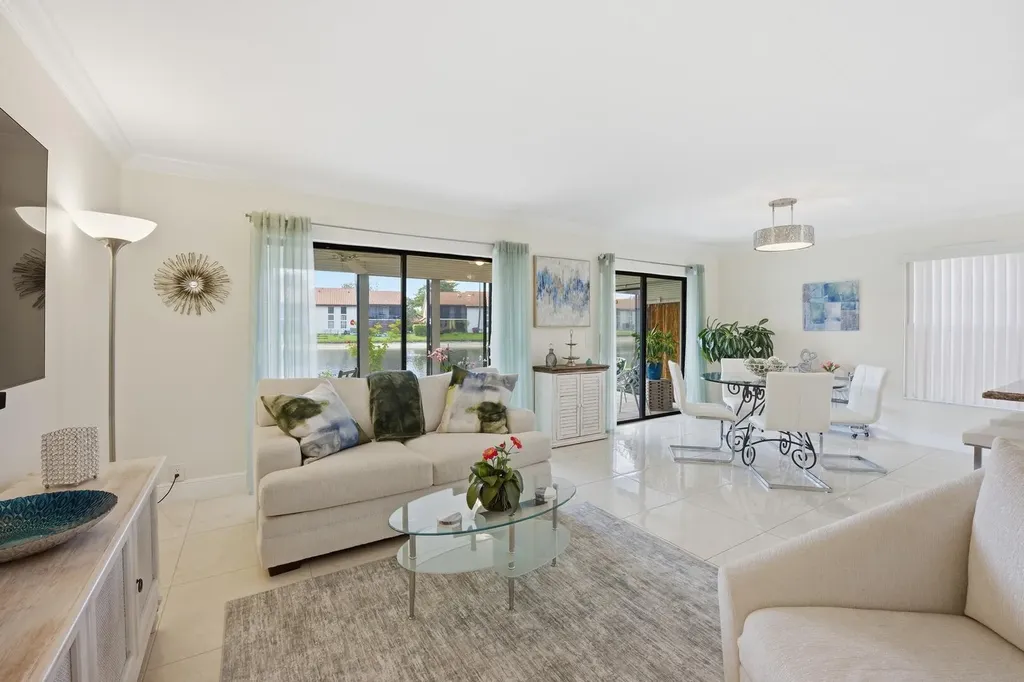 10223 N Circle Lake Drive Boynton Beach FL 33437