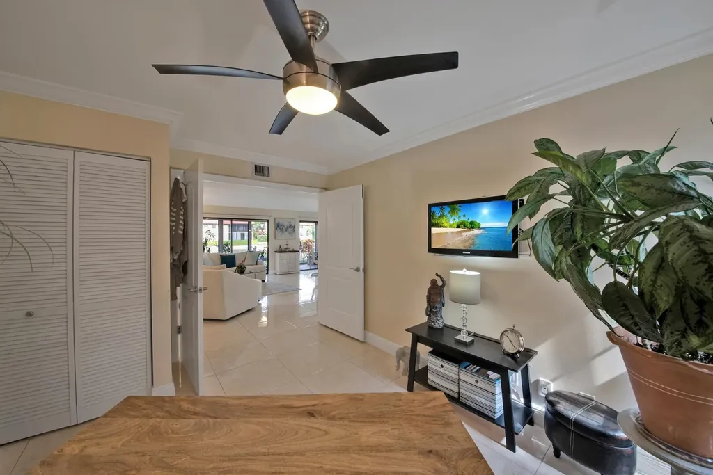 10223 N Circle Lake Drive Boynton Beach FL 33437