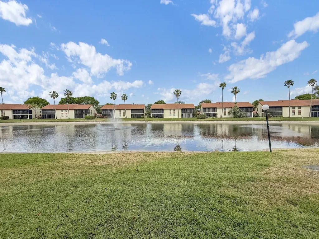 10223 N Circle Lake Drive Boynton Beach FL 33437