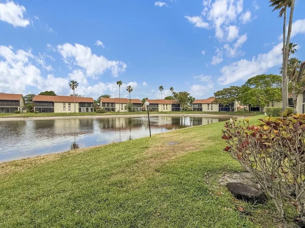 10223 N Circle Lake Drive Boynton Beach FL 33437
