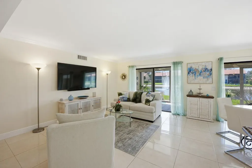 10223 N Circle Lake Drive Boynton Beach FL 33437