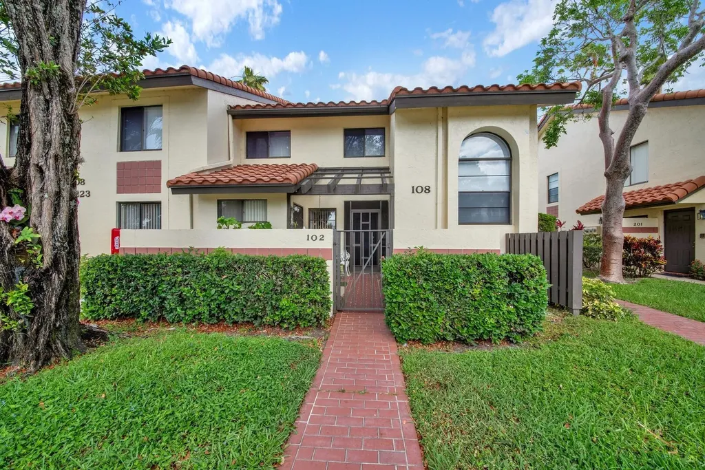 10223 N Circle Lake Drive Boynton Beach FL 33437