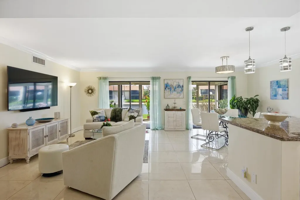 10223 N Circle Lake Drive Boynton Beach FL 33437