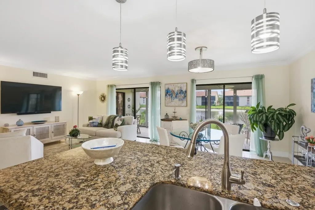 10223 N Circle Lake Drive Boynton Beach FL 33437