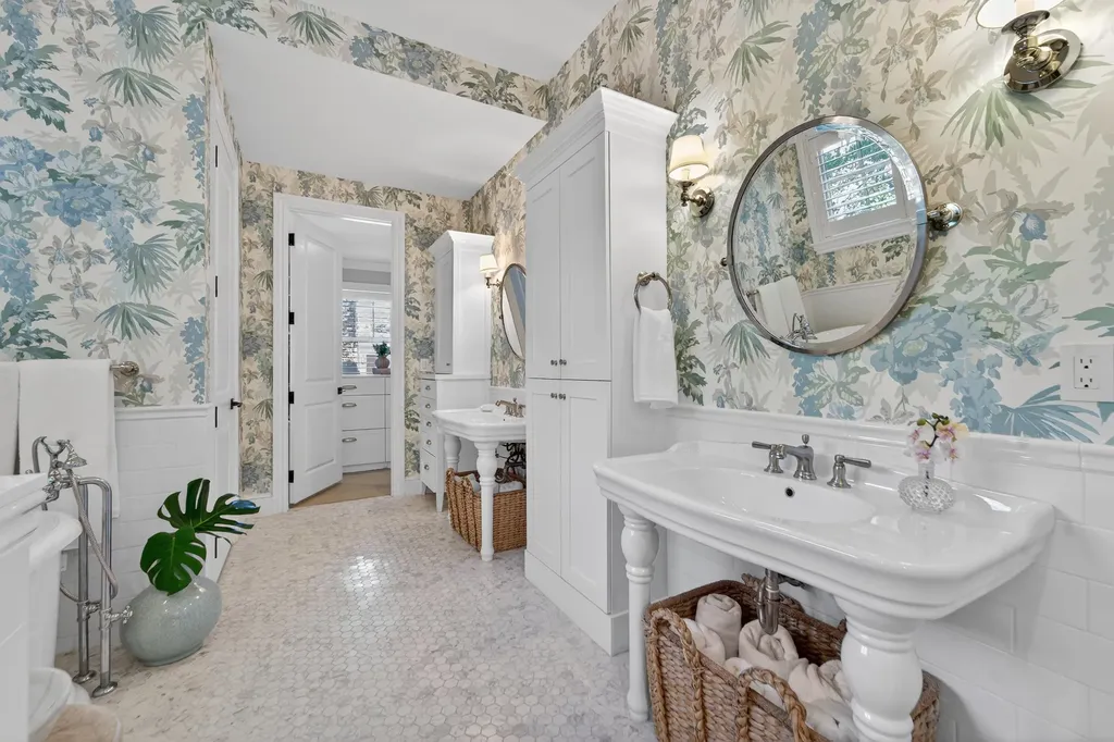 2560 Estates Drive North Palm Beach FL 33410