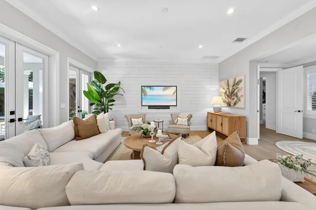 2560 Estates Drive North Palm Beach FL 33410