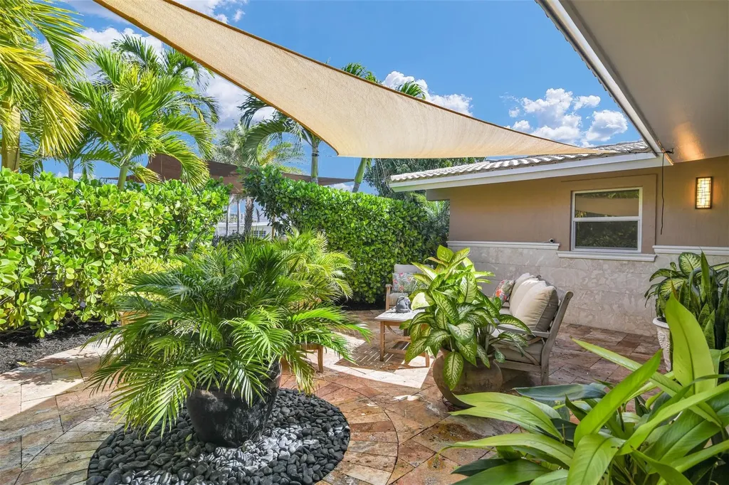 1616 SE 4th Street Deerfield Beach FL 33441