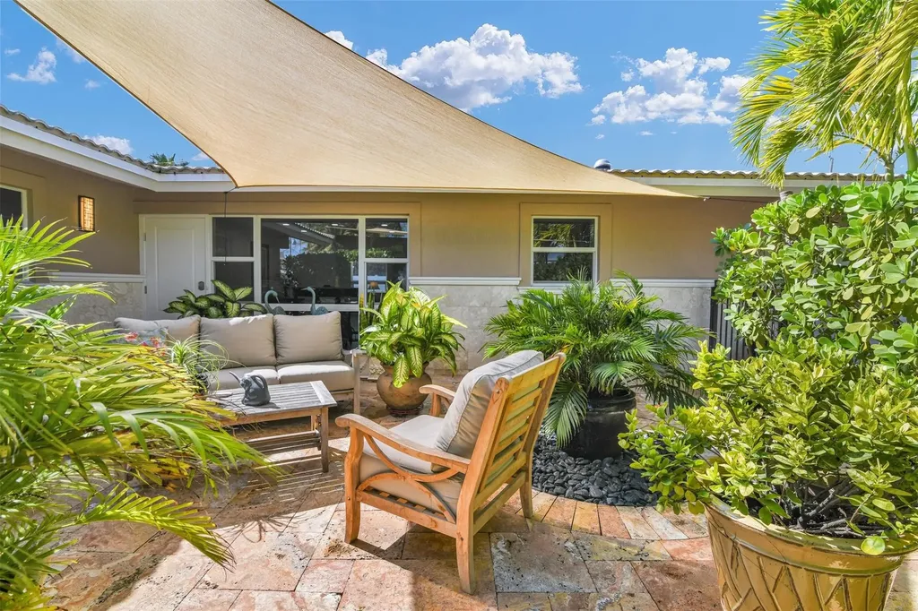 1616 SE 4th Street Deerfield Beach FL 33441