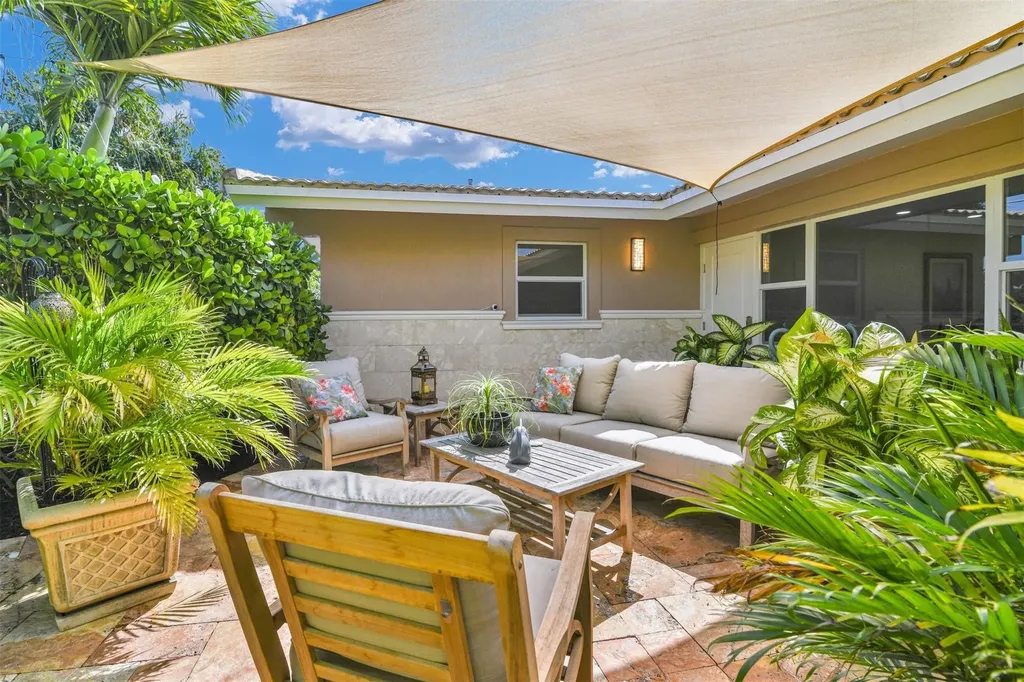 1616 SE 4th Street Deerfield Beach FL 33441