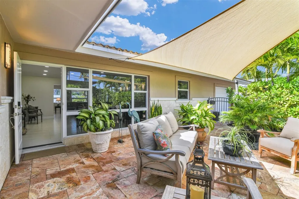 1616 SE 4th Street Deerfield Beach FL 33441