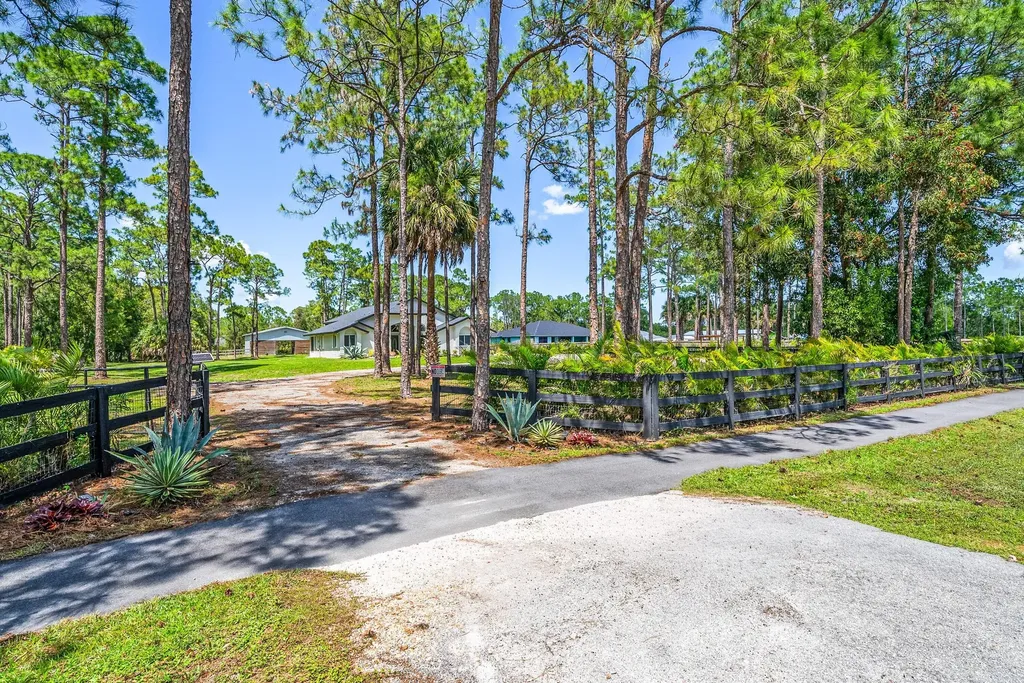 16105 Temple Boulevard The Acreage FL 33470