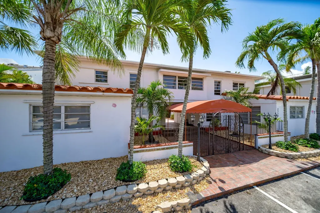 2724 NE 14th Street Fort Lauderdale FL 33304