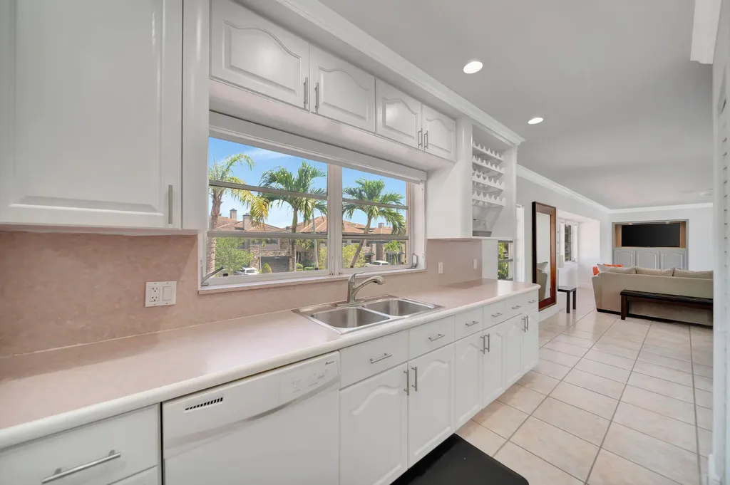 2724 NE 14th Street Fort Lauderdale FL 33304