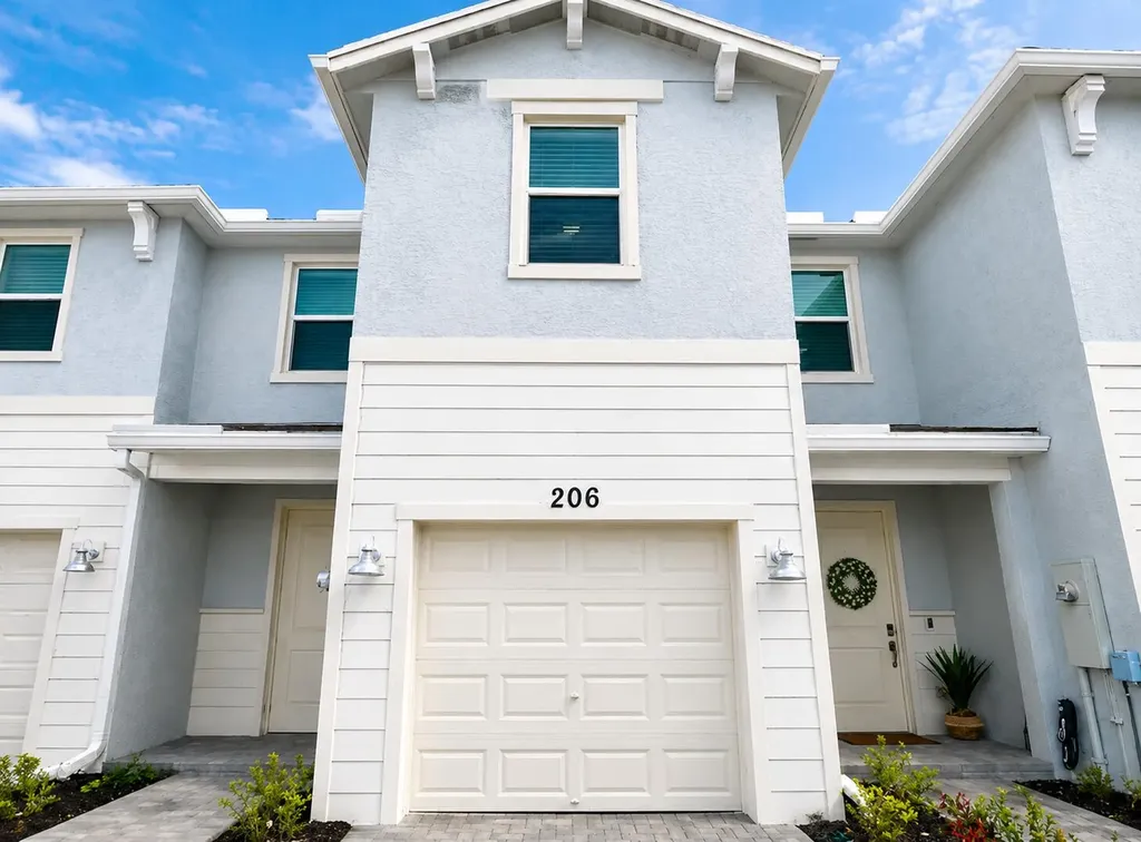 206 SE Woodbark Street Port St Lucie FL 34984