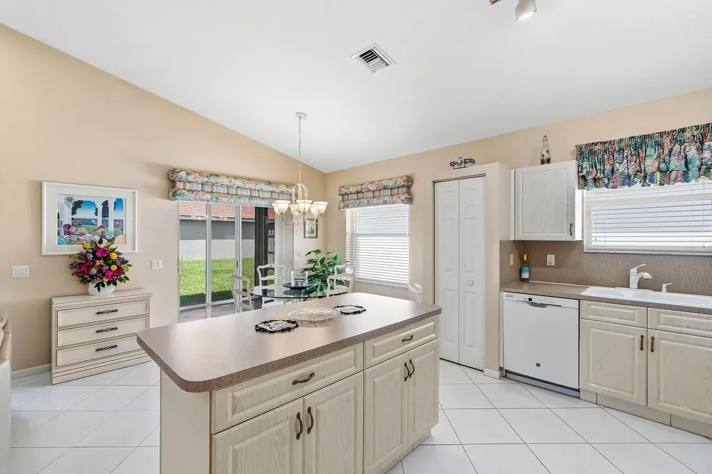 9779 Lemonwood Drive Boynton Beach FL 33437
