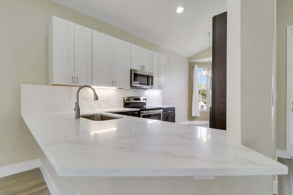 726 SW Aruba Bay Port St Lucie FL 34986