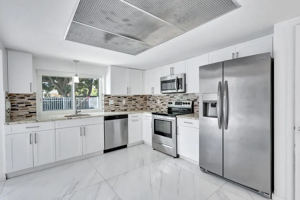 334 SW 13th Avenue Boynton Beach FL 33435