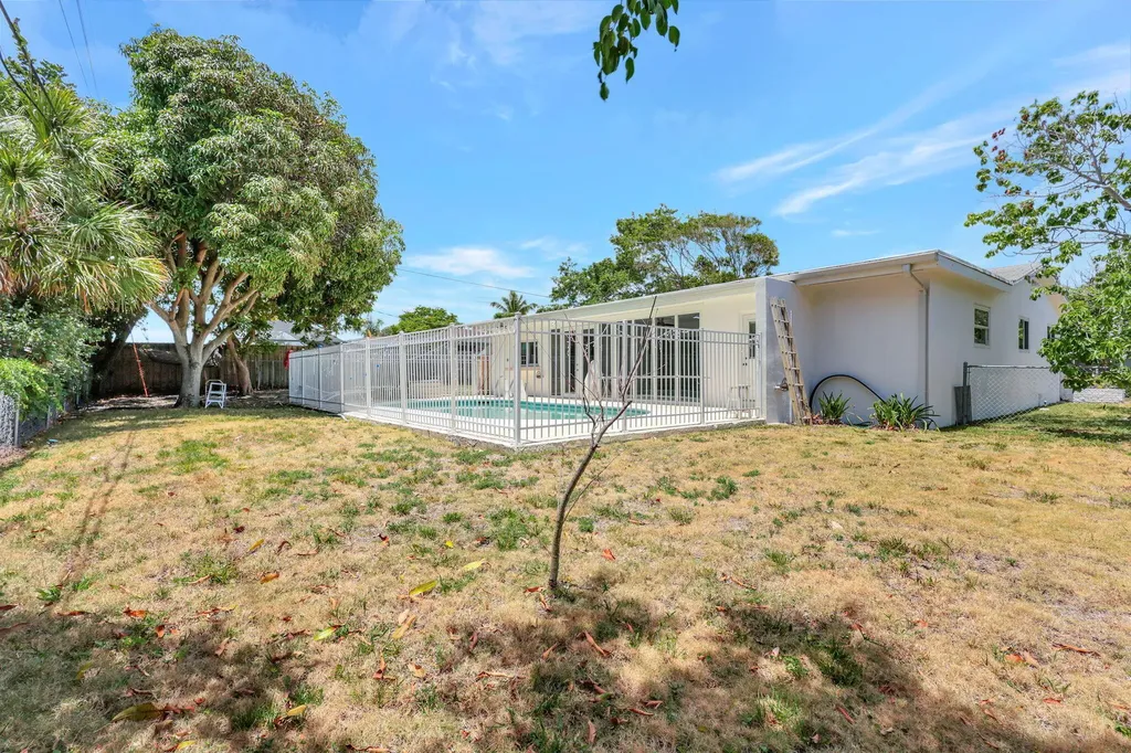 334 SW 13th Avenue Boynton Beach FL 33435