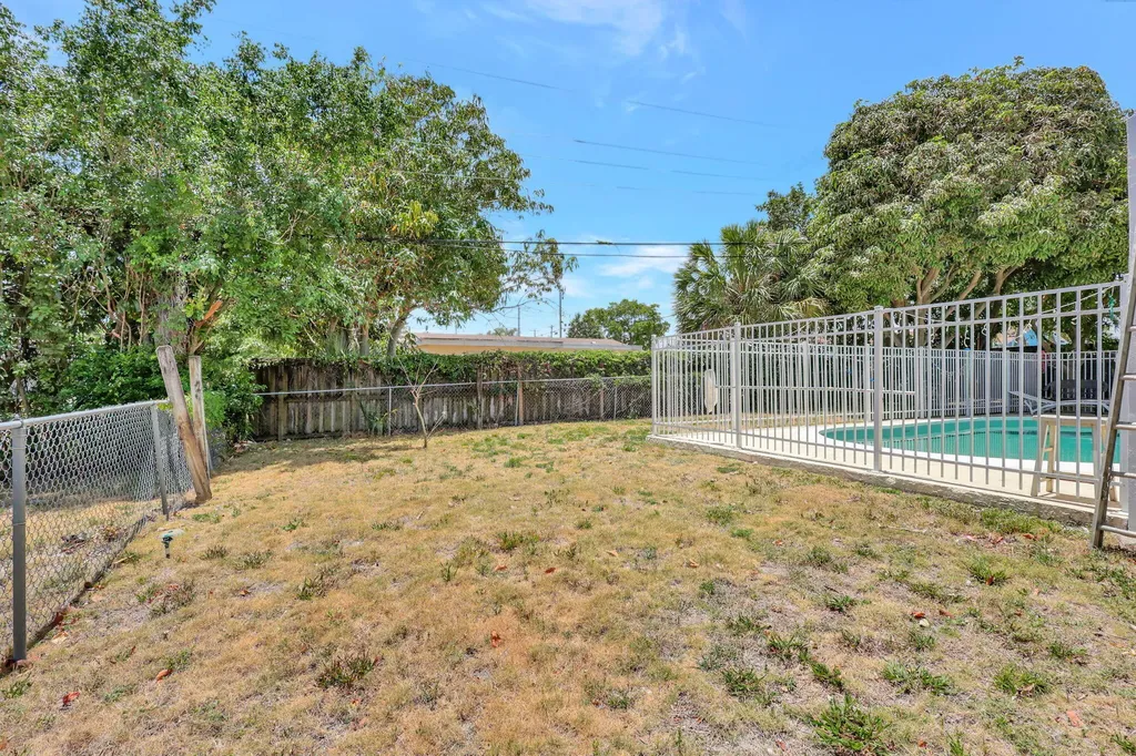 334 SW 13th Avenue Boynton Beach FL 33435