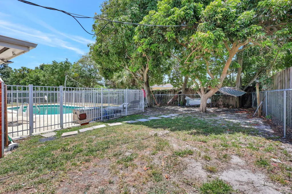 334 SW 13th Avenue Boynton Beach FL 33435
