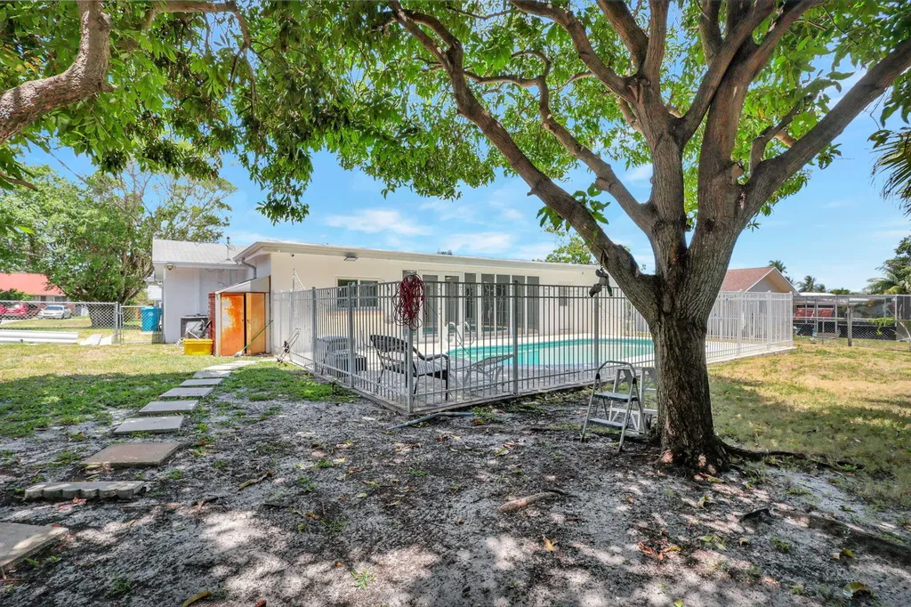 334 SW 13th Avenue Boynton Beach FL 33435